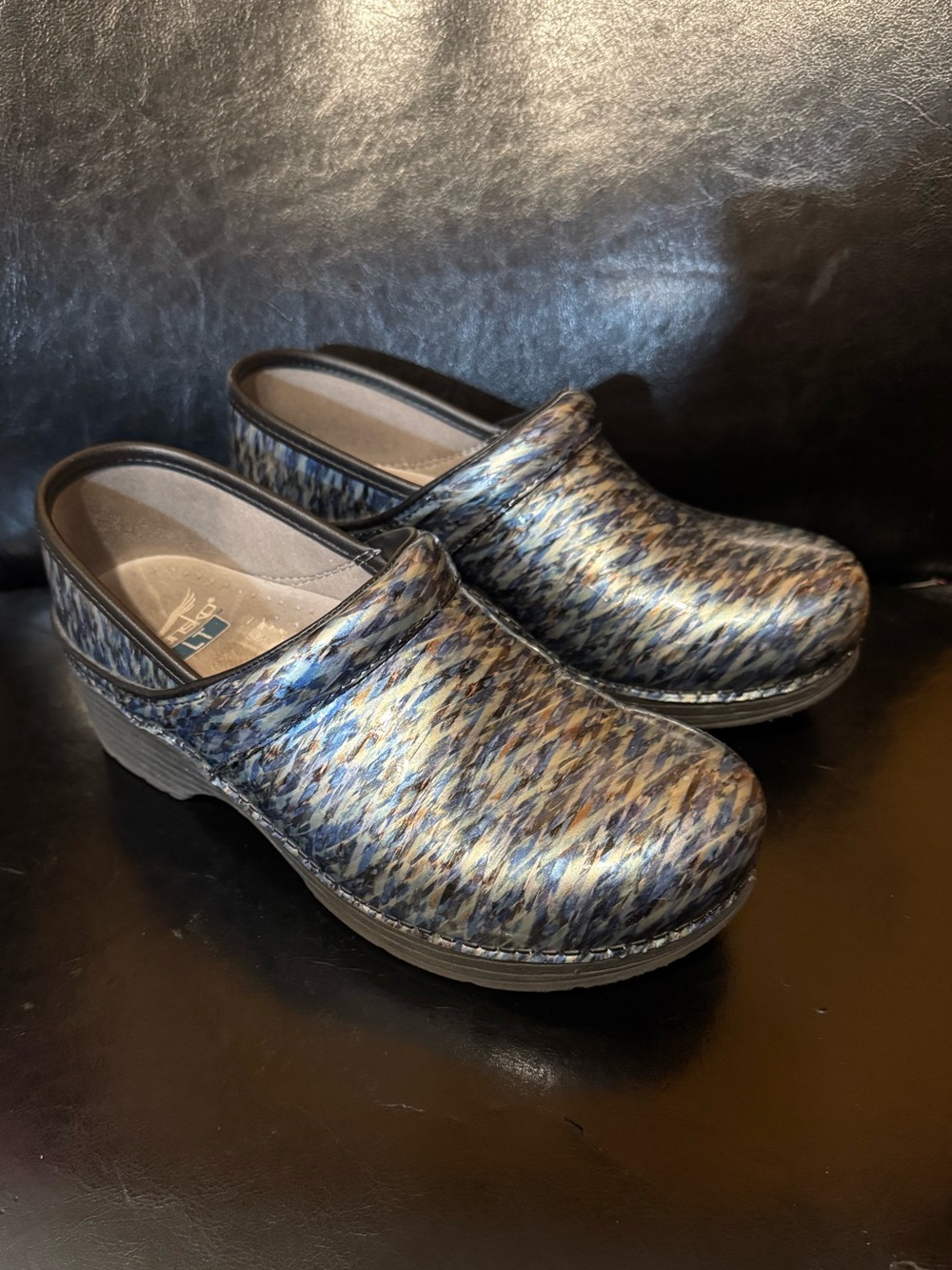 Dansko Women’s LT Pro Blue Waves Clog medical Shoe 38 US Size 7.5-8